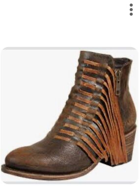 Corral boots distressed side fringe booties size 5‎